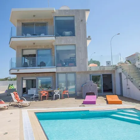 Villa Amazing With Private Pool 1585