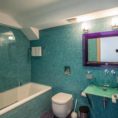 Villa Amazing With Private Pool 1585