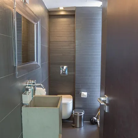 Amazing With Private Pool 1585