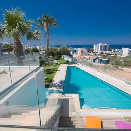 Villa Amazing With Private Pool 1585